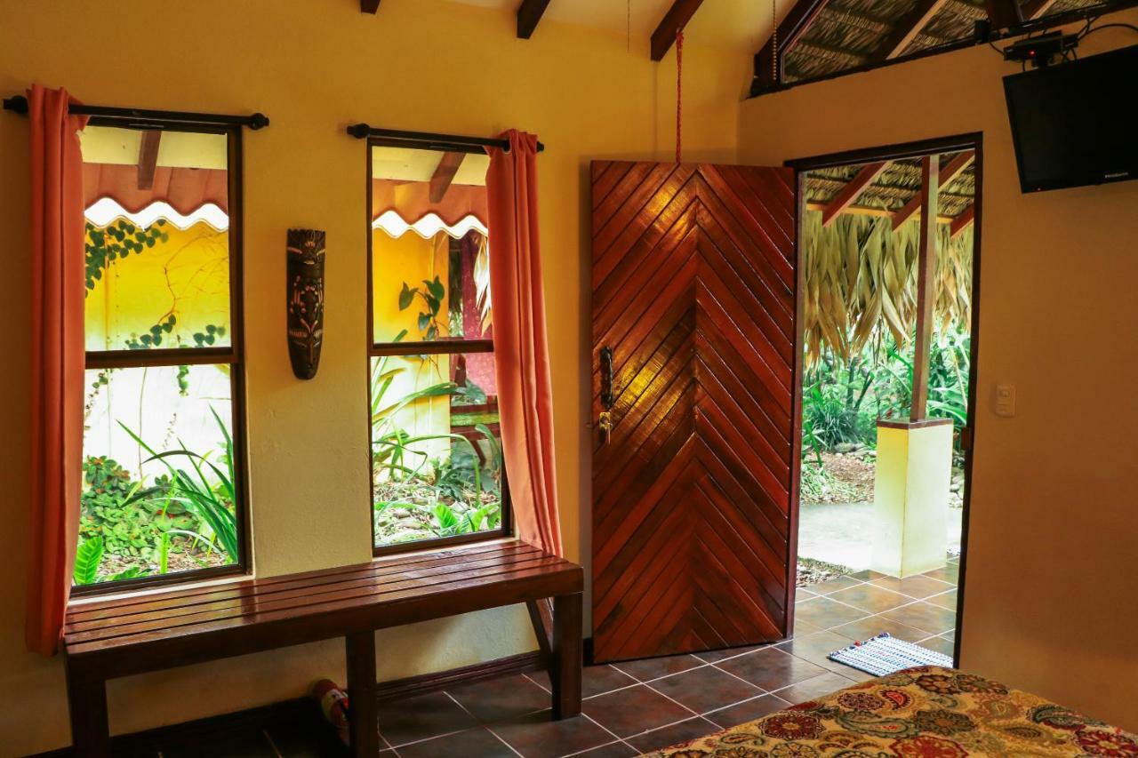 Caribe Town Bungalows Puerto Viejo de Talamanca Kültér fotó
