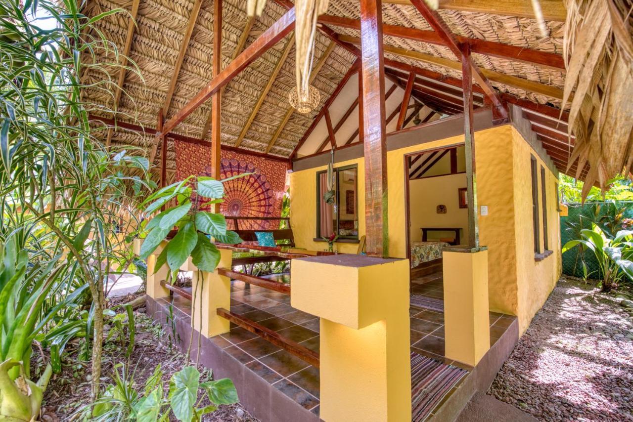 Caribe Town Bungalows Puerto Viejo de Talamanca Kültér fotó